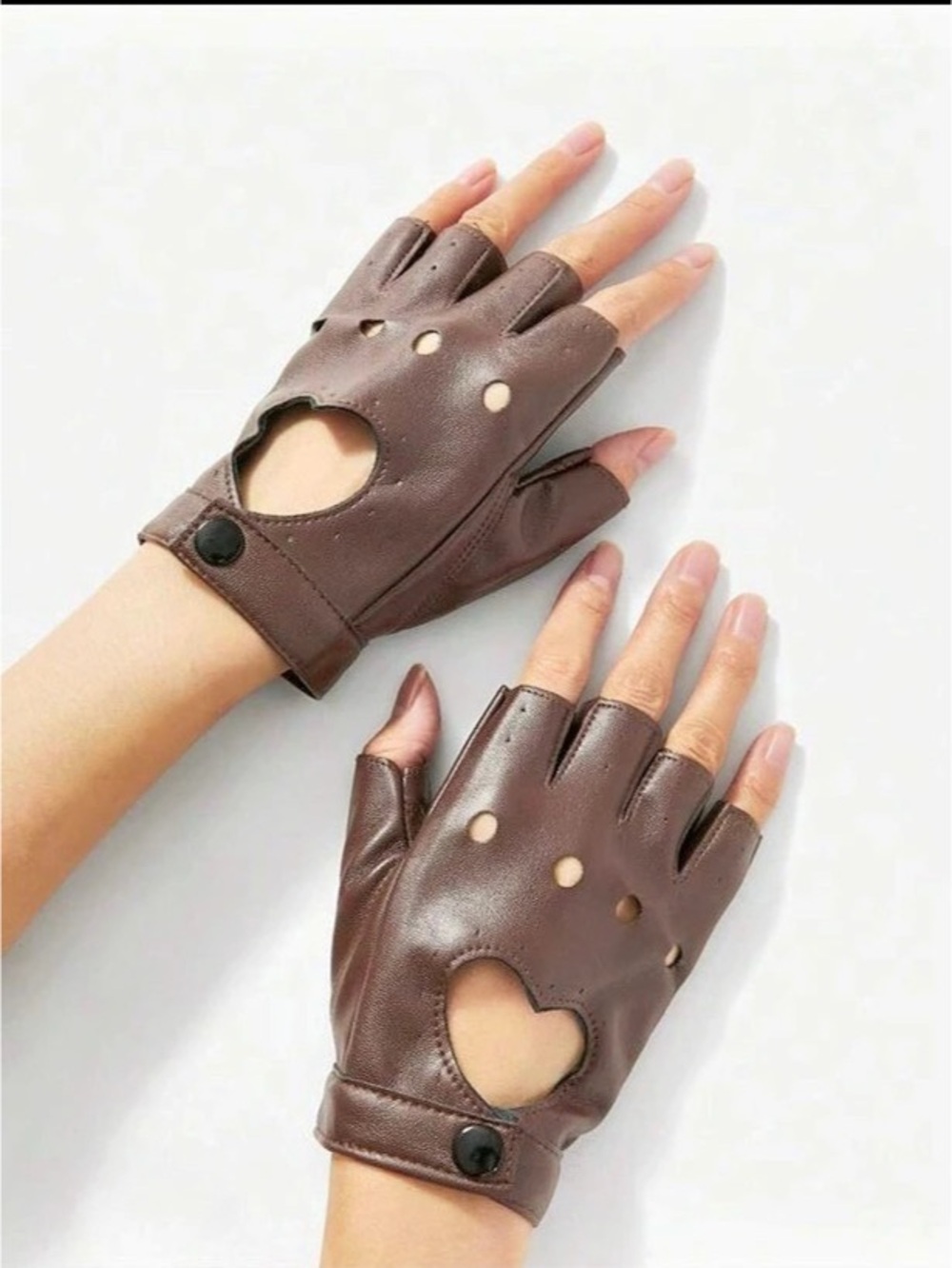 Fingerless Heart Cutout Gloves in Brown New